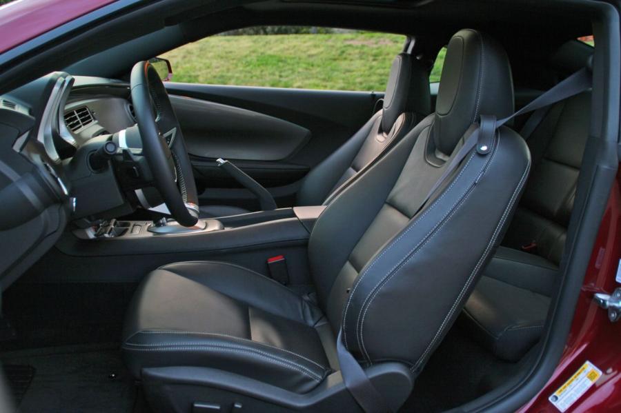 Интерьер Chevrolet Camaro RS 2009 года  (фото 79 из 89)